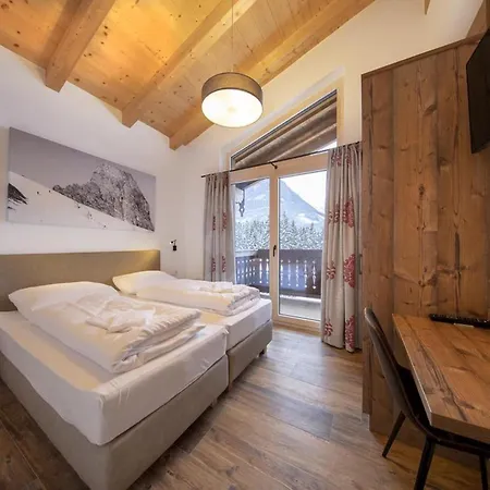 Chalet With Sauna In Neukirchen Am Grossvenediger Dağ evi