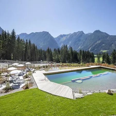Chalet With Sauna In Neukirchen Am Grossvenediger *
